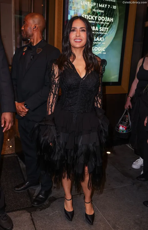 Salma Hayek photo 20 of 3053