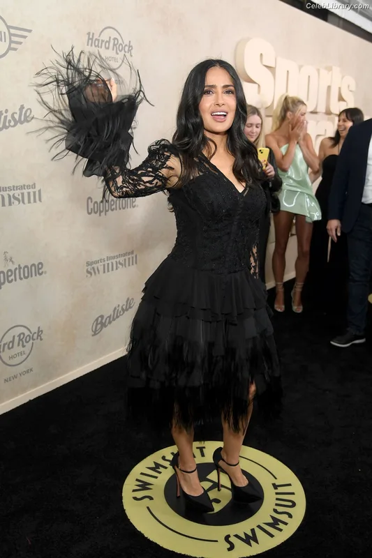 Salma Hayek photo 23 of 3053