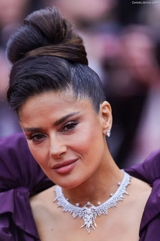 Salma Hayek photo 21 of 3053