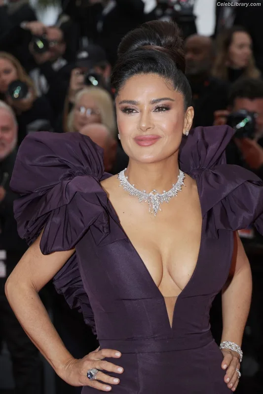 Salma Hayek photo 22 of 3053