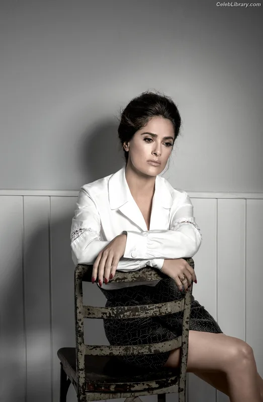 Salma Hayek photo 24 of 3053