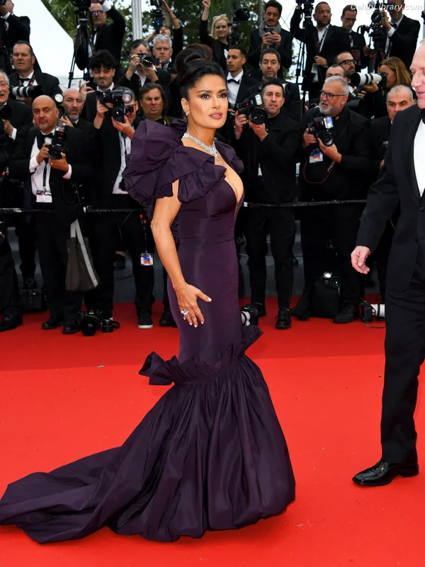 Salma Hayek photo 21 of 3053