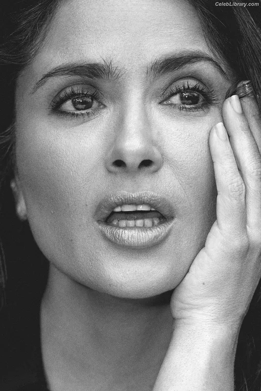 Salma Hayek photo 4 of 3053