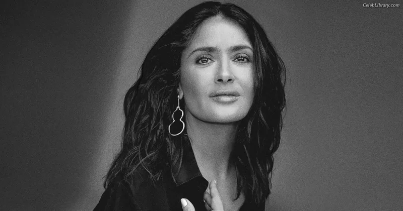Salma Hayek photo 5 of 3053