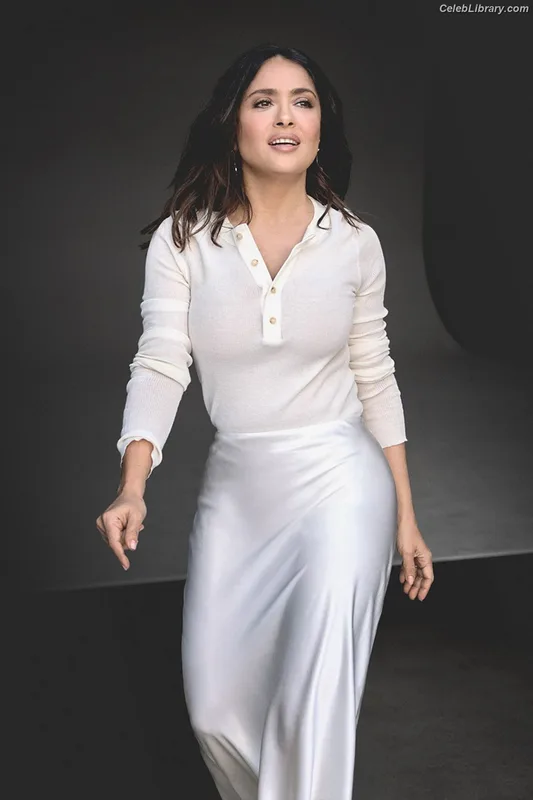 Salma Hayek photo 9 of 3053