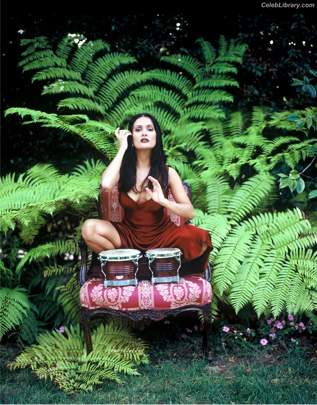 Salma Hayek photo 1 of 3053