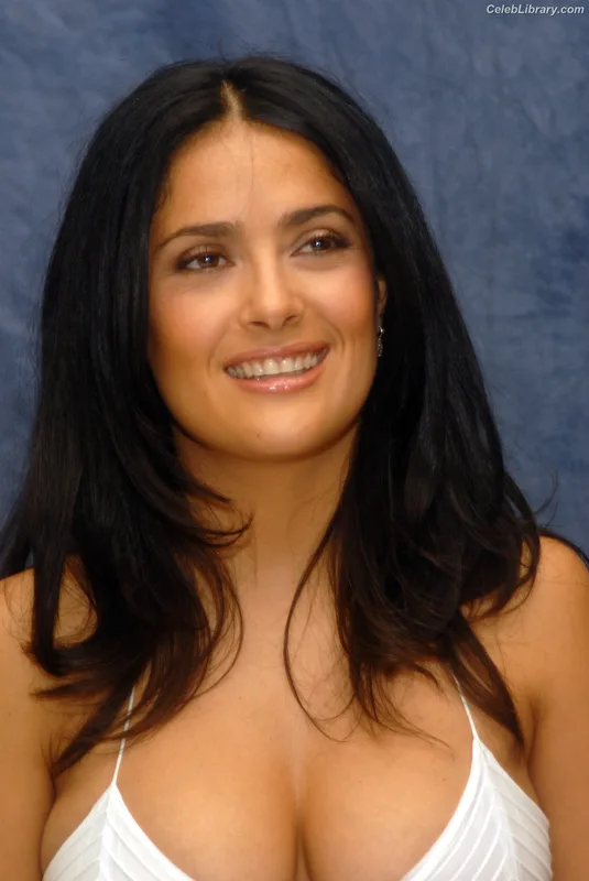 Salma Hayek photo 3 of 3053