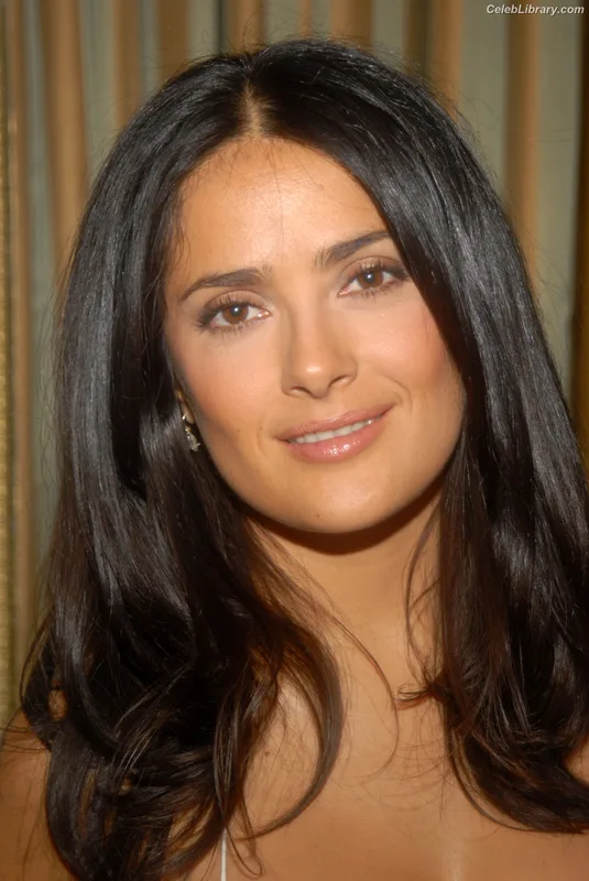Salma Hayek photo 5 of 3053