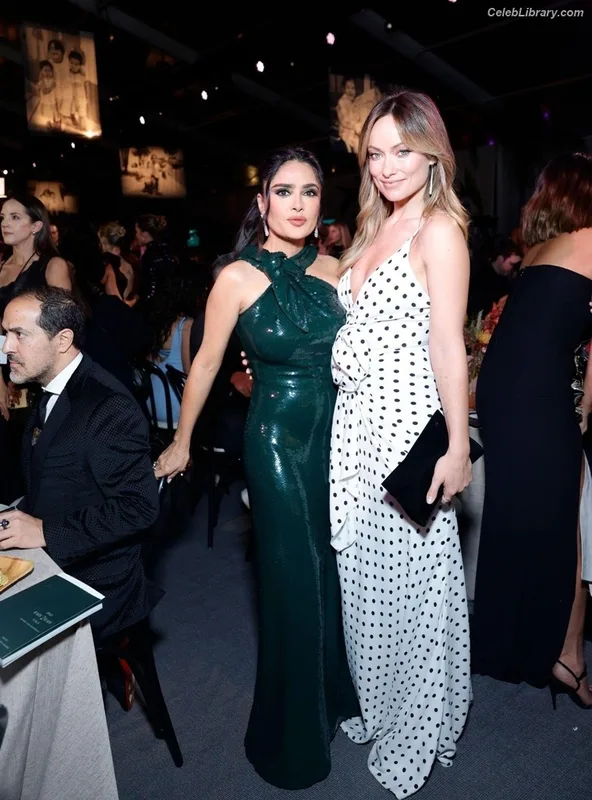 Salma Hayek photo 2 of 3053