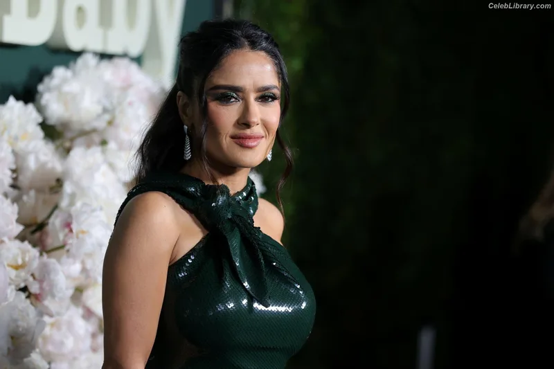 Salma Hayek photo 8 of 3053