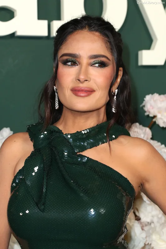 Salma Hayek photo 9 of 3053