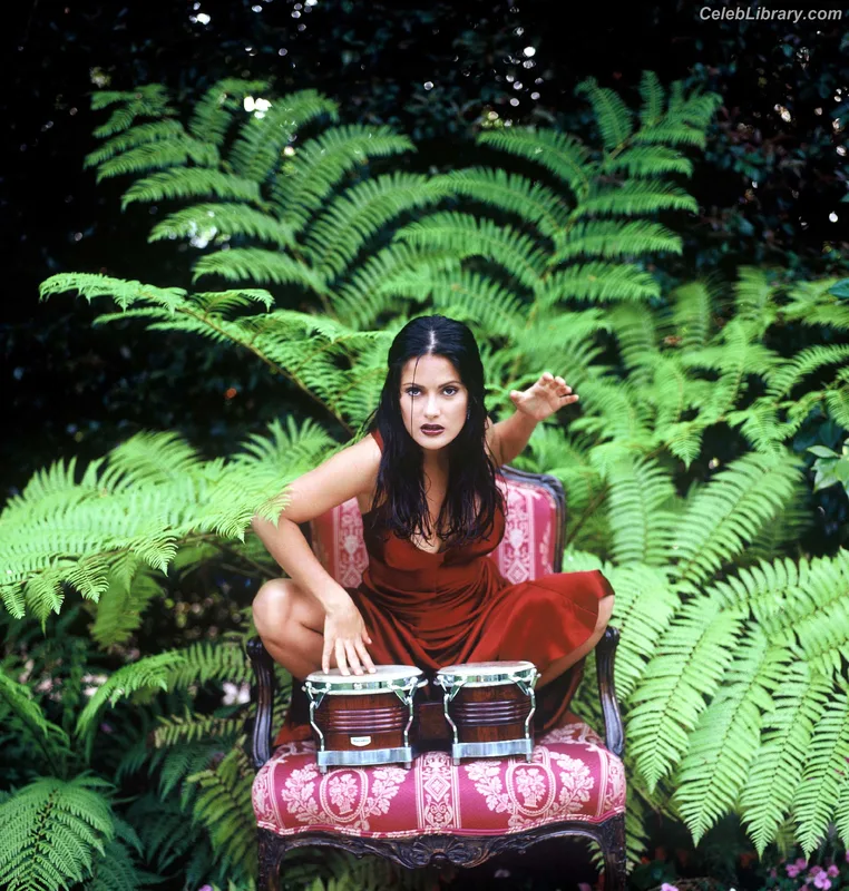 Salma Hayek photo 13 of 3053