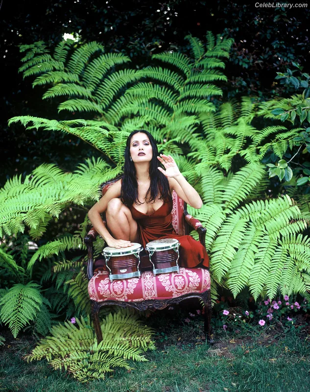 Salma Hayek photo 14 of 3053
