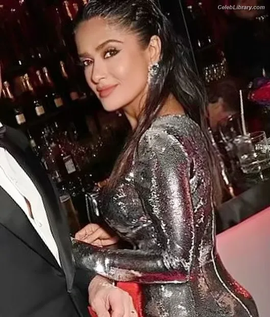 Salma Hayek photo 19 of 3053