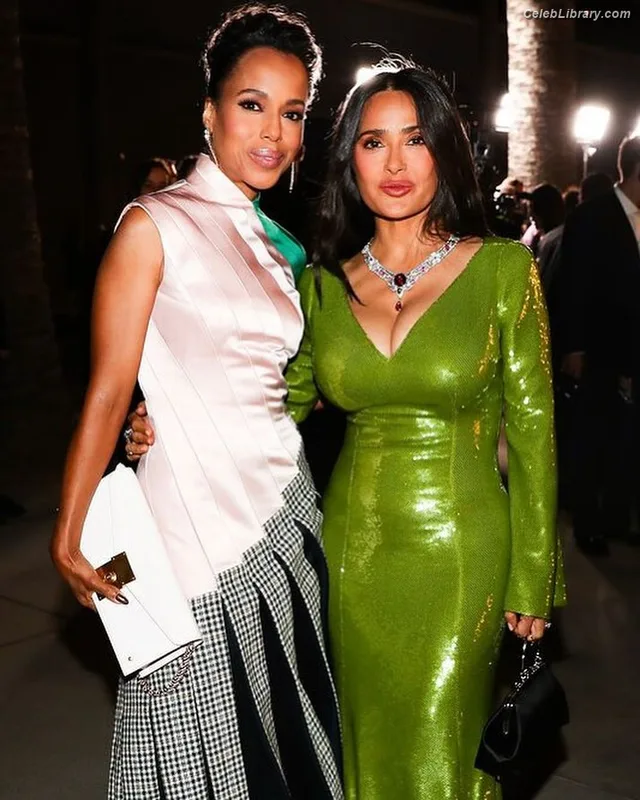 Salma Hayek photo 22 of 3053