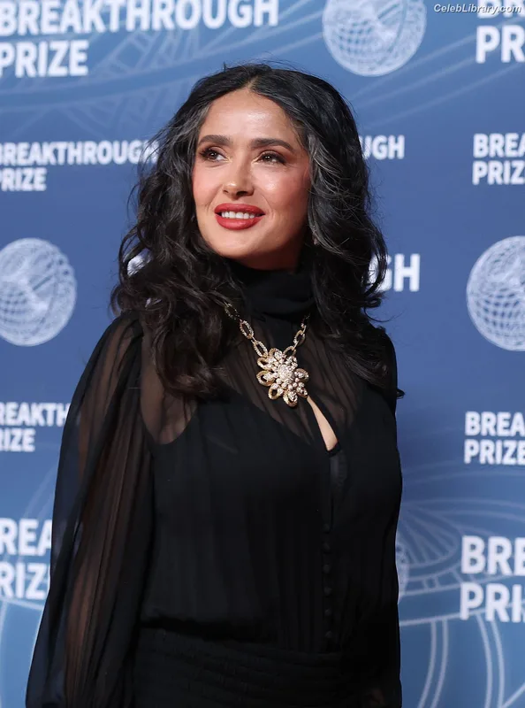 Salma Hayek photo 11 of 3053