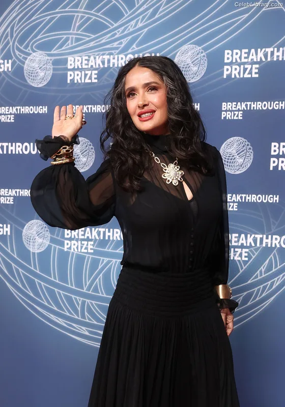 Salma Hayek photo 14 of 3053