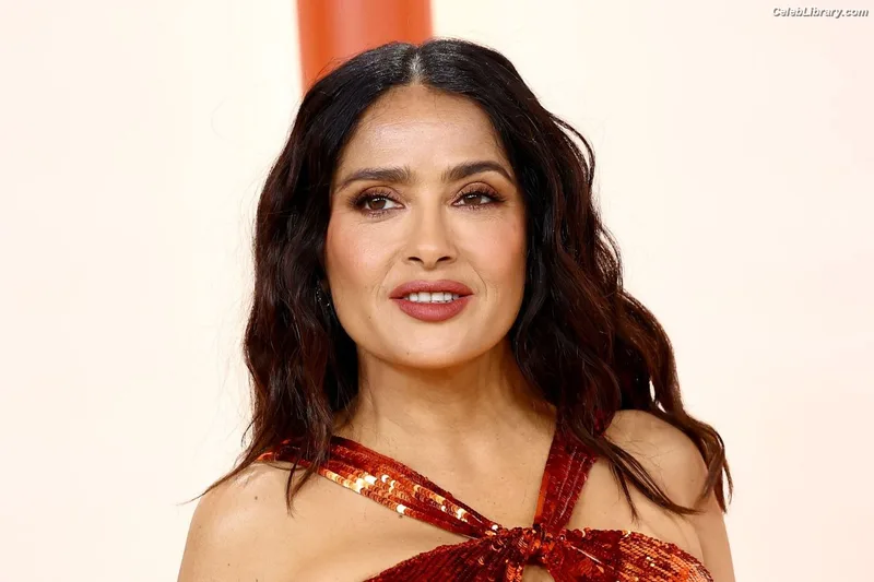 Salma Hayek photo 19 of 3053