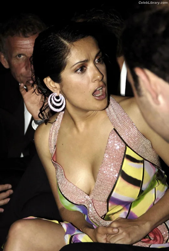 Salma Hayek photo 11 of 3053