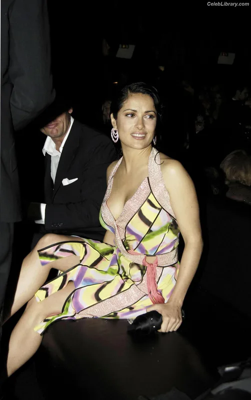 Salma Hayek photo 18 of 3053