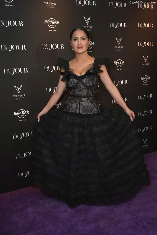 Salma Hayek photo 19 of 3053