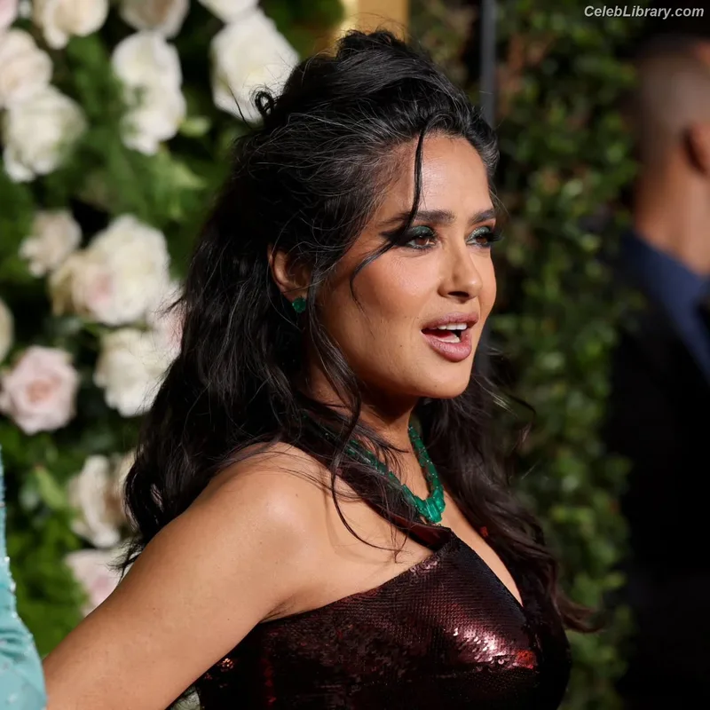 Salma Hayek photo 7 of 3053