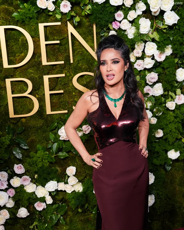 Salma Hayek photo 13 of 3053