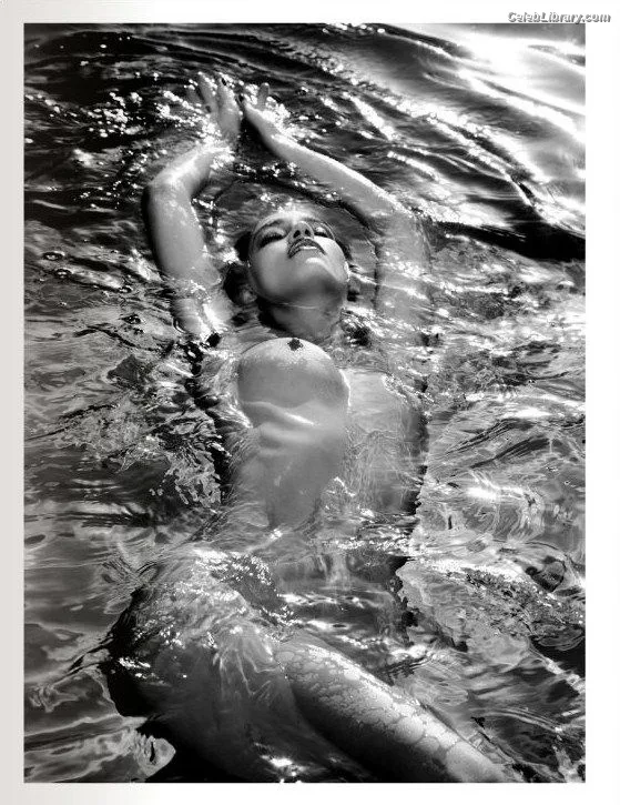 Samantha Gradoville photo 2 of 124