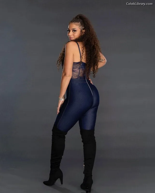 Samantha Irvin photo 7 of 623
