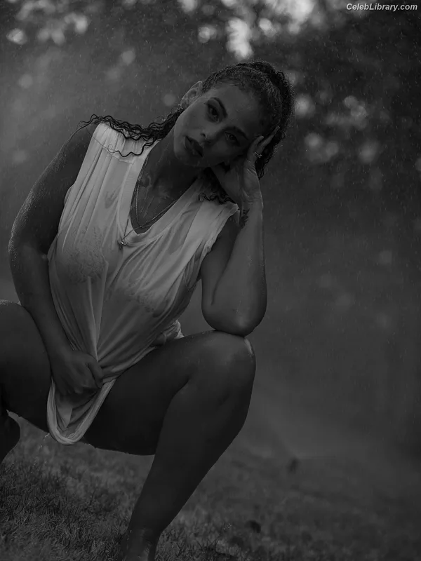 Samantha Irvin photo 9 of 623