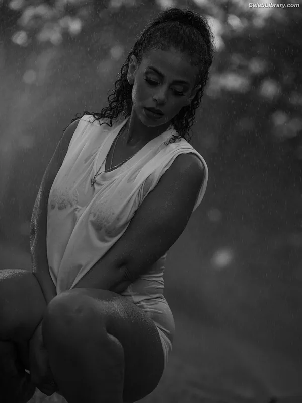 Samantha Irvin photo 11 of 623