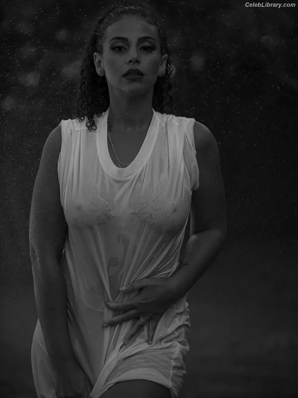 Samantha Irvin photo 13 of 623