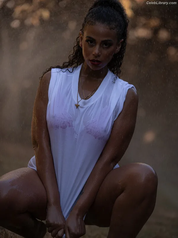 Samantha Irvin photo 24 of 623