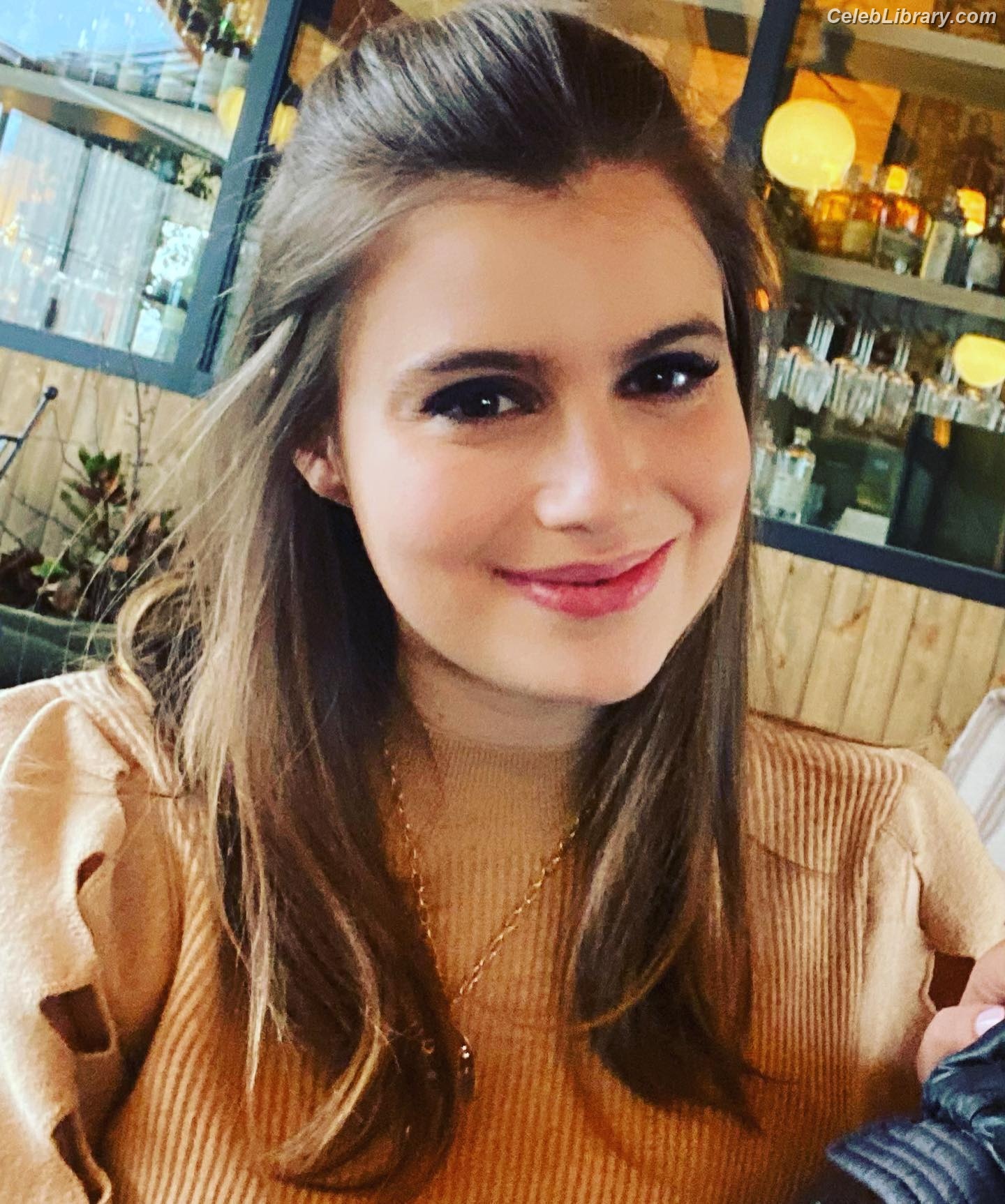 Sami Gayle photo 4 of 136