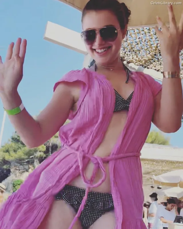 Sami Gayle photo 4 of 136