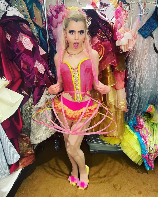 Sami Gayle photo 24 of 136