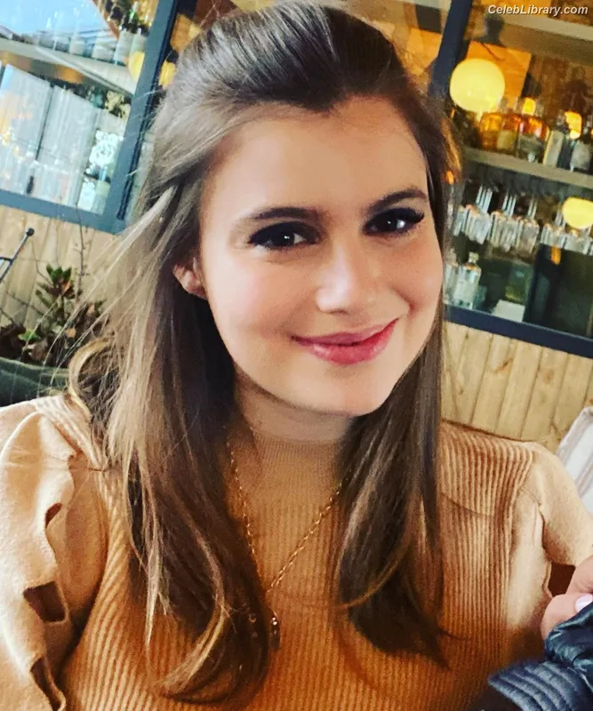 Sami Gayle photo 4 of 136