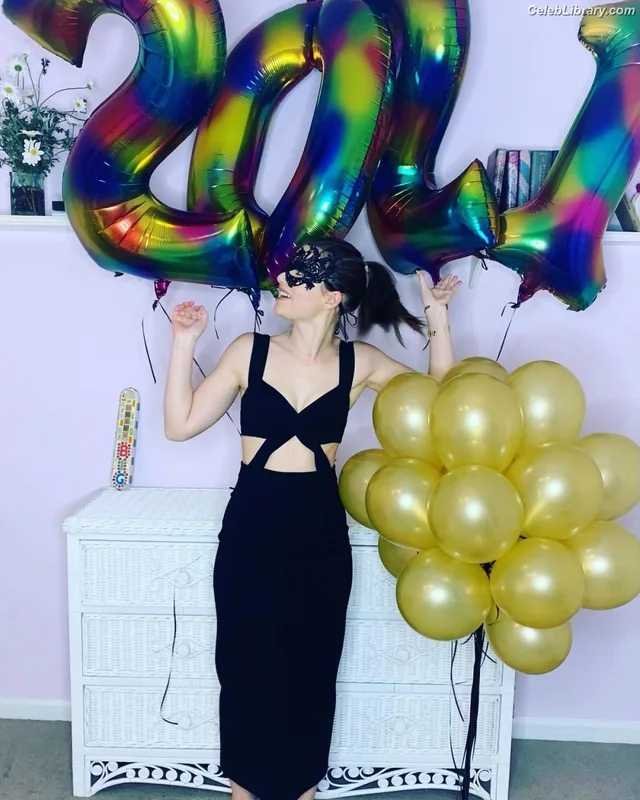 Sami Gayle photo 17 of 136