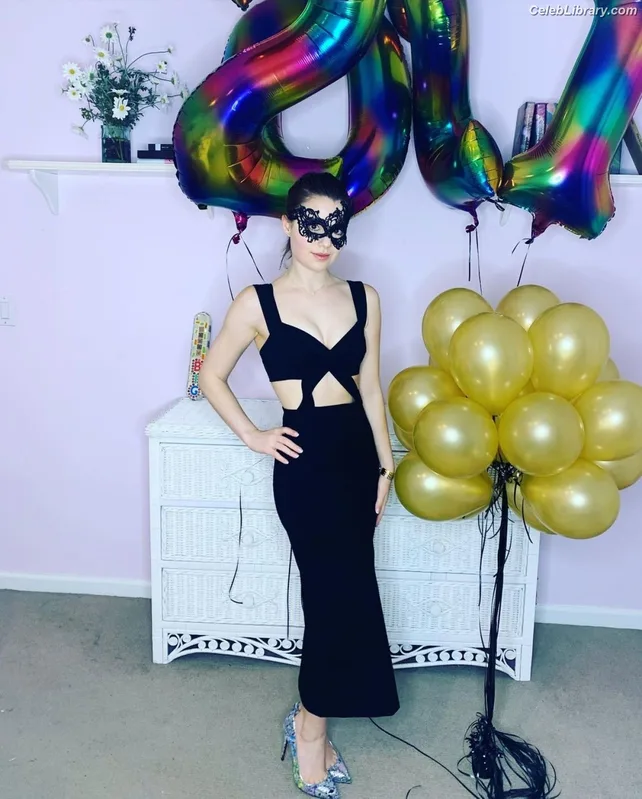 Sami Gayle photo 18 of 136