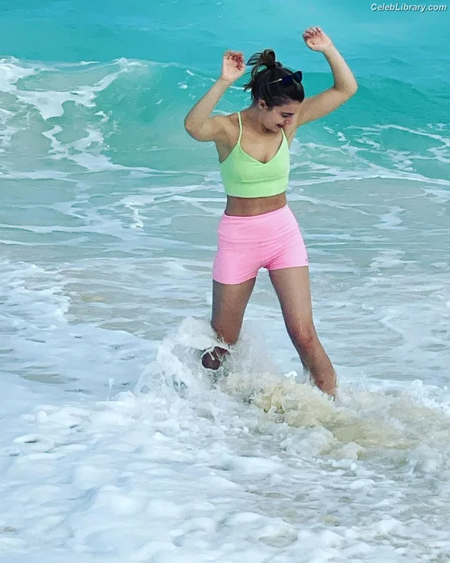 Sami Gayle photo 6 of 136
