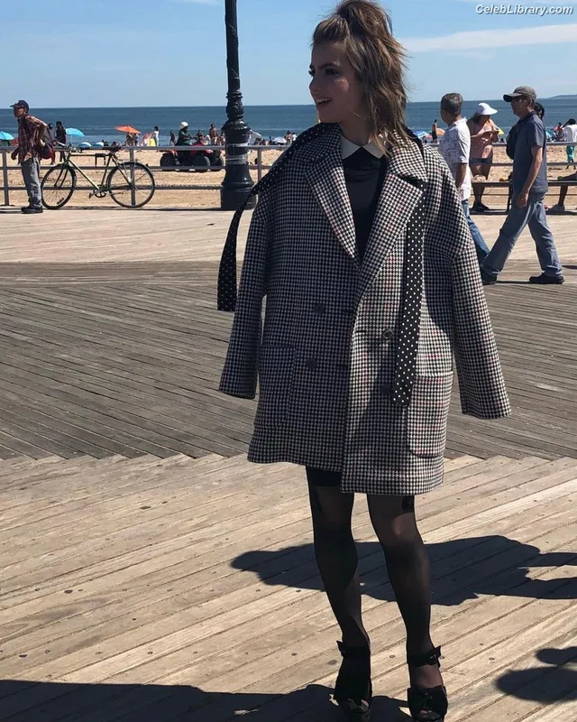 Sami Gayle photo 8 of 136