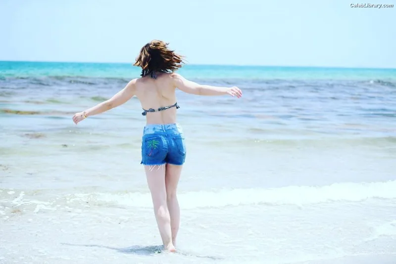Sami Gayle photo 23 of 136