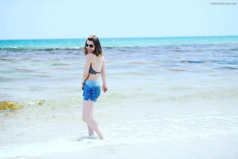 Sami Gayle photo 24 of 136