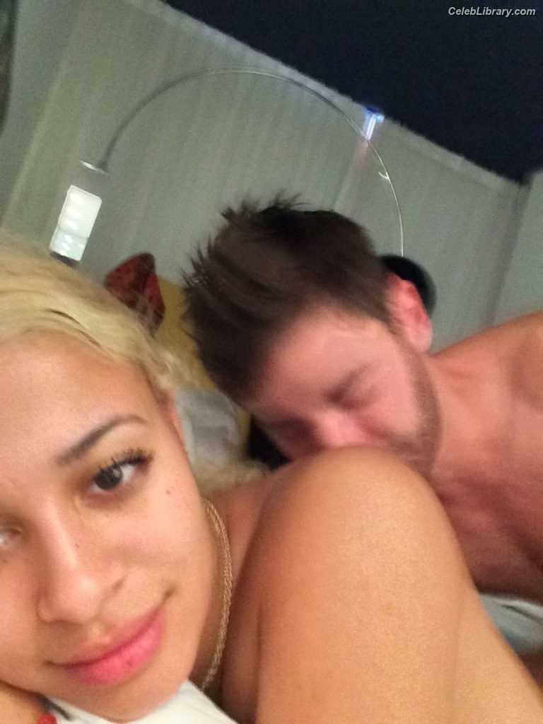 Sami Miro photo 9 of 79