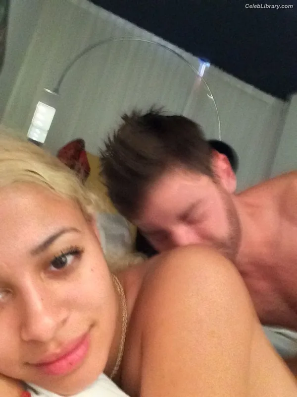 Sami Miro photo 9 of 79