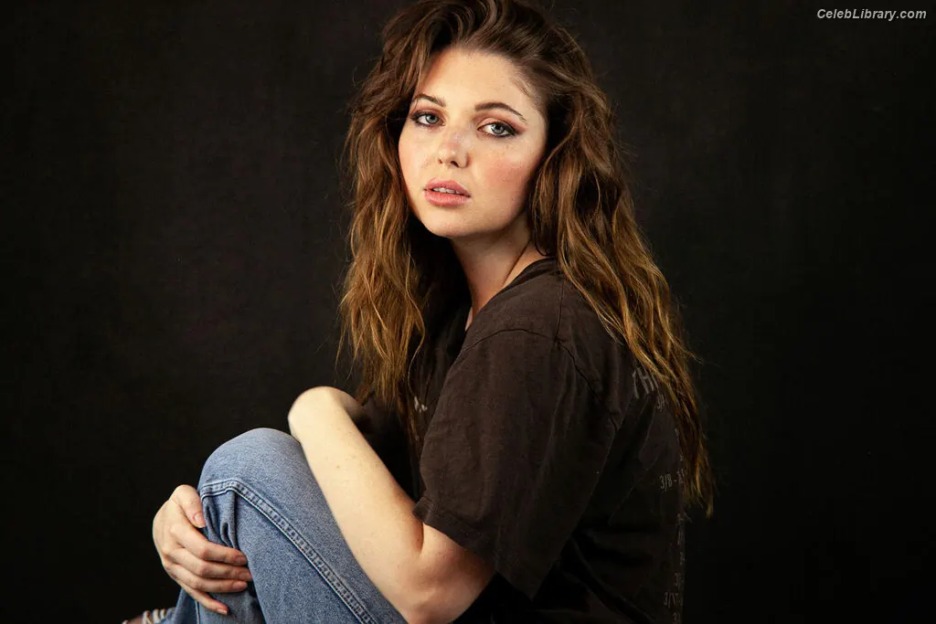 Sammi Hanratty photo 19 of 497