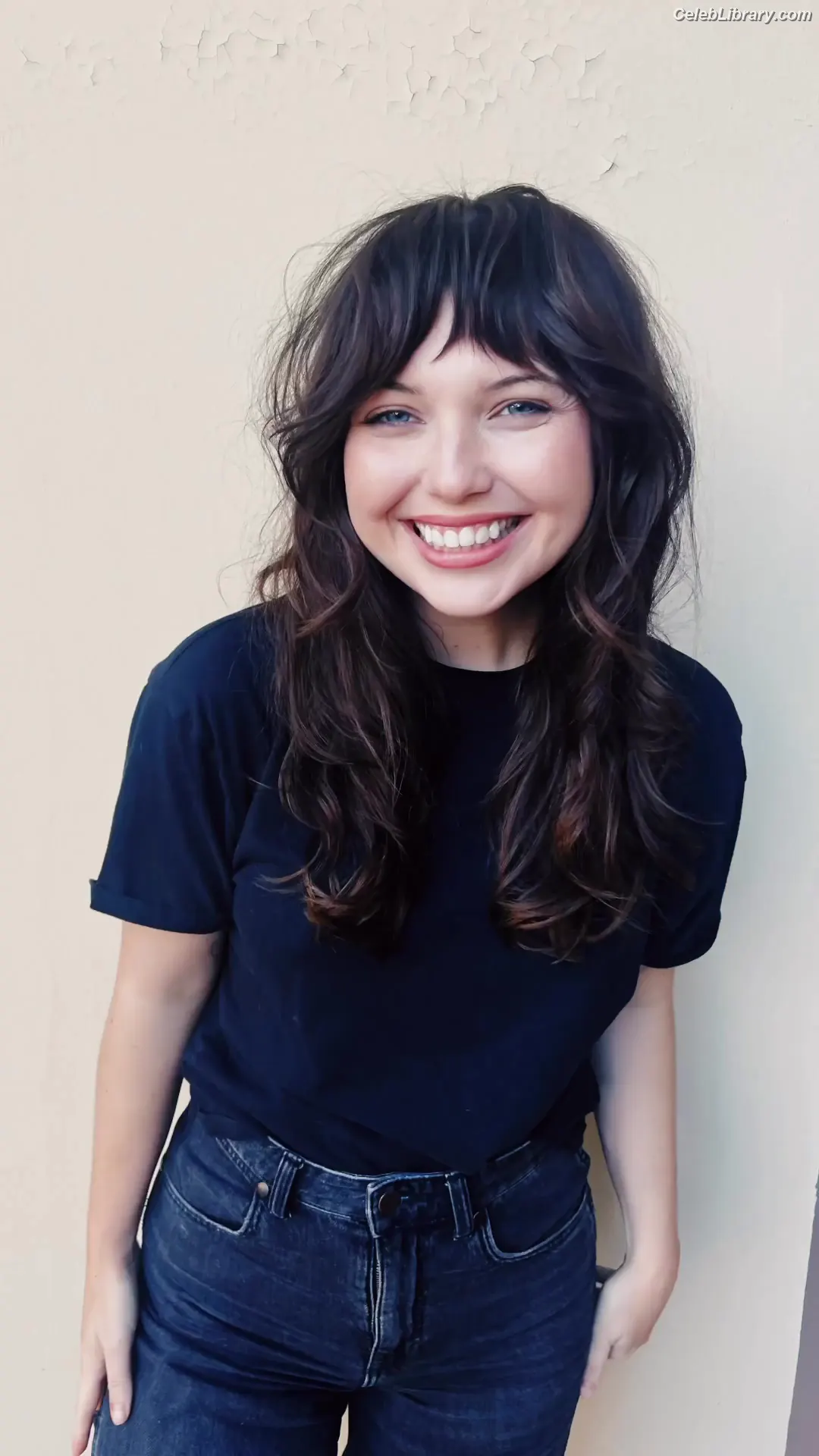 Sammi Hanratty photo 3 of 497