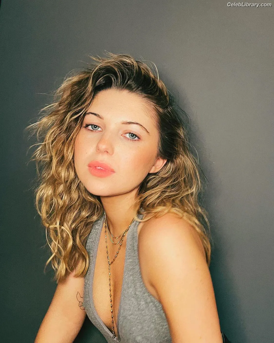 Sammi Hanratty photo 16 of 497