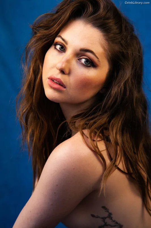 Sammi Hanratty photo 3 of 498