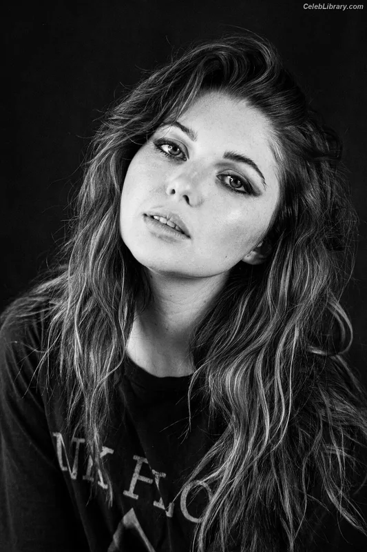 Sammi Hanratty photo 5 of 498
